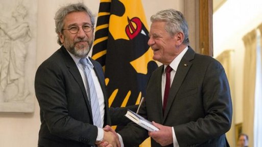 Gauck'la görüşen Can Dündar: Türkiye 'gestapo rejimine' doğru ilerliyor
