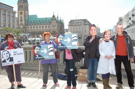 Almanya'da Gözetlenmeye Karşı Snowden ile Dayanışma