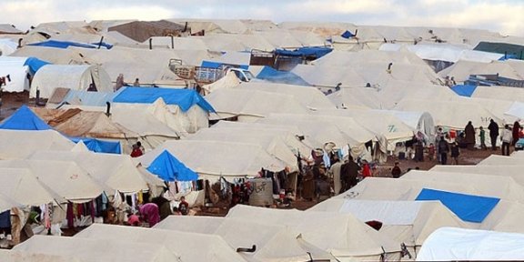 Almanya İçişleri Bakanı: 'Mülteci kampları Türkiye'de kurulsun'