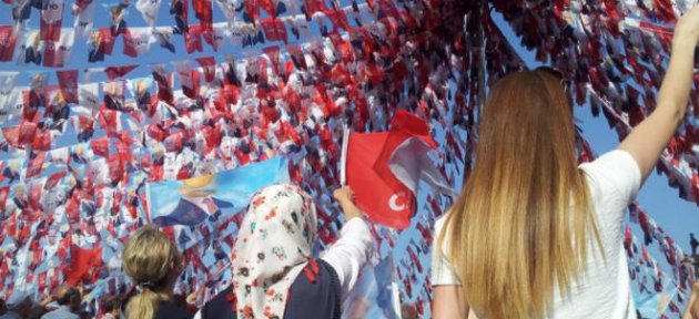 'CHP'de seçimler için en çok kadınlar çalışıyor'