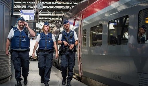 Fransa'da trende silahlı sivil polis dönemi başlıyor