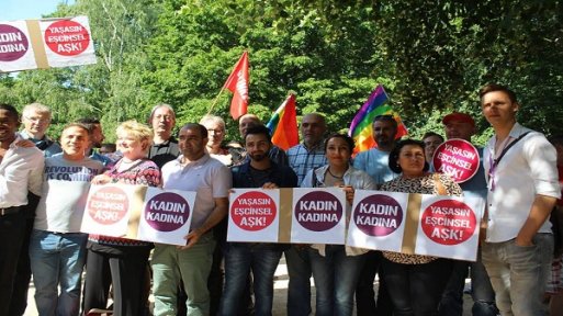 Türkiye'de yasaklanan Onur Yürüyüşü'ne Almanya'da destek