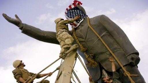 Saddam heykelini deviren Iraklı: Bush ve Blair yalancı