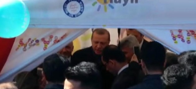Erdoğan Hayır standına uğradı: Sinirlendi çadırı terk etti
