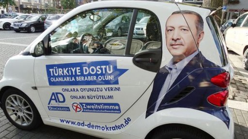 Erdoğan yanlısı partiden ‘Dombra’ eşliğinde seçim turu