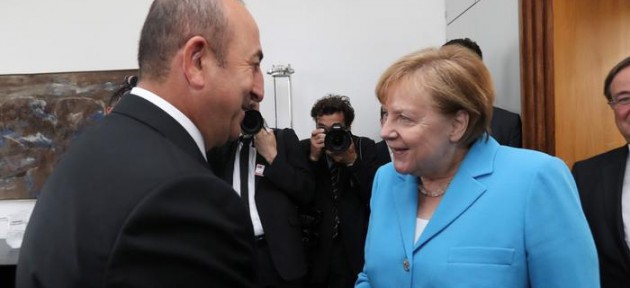 Çavuşoğlu da kabul etti: Merkel resmi davet demedi