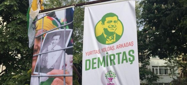 Yeşiller ve Sol Parti'den HDP’ye tebrik