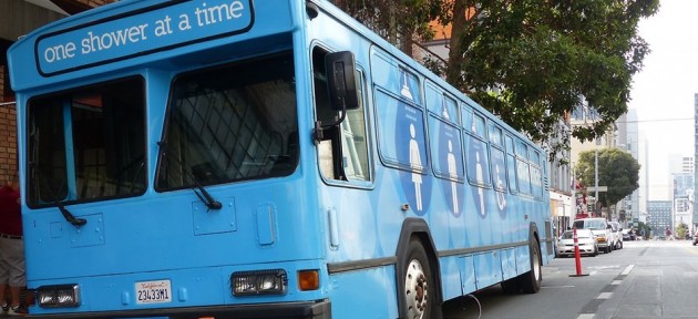 Evsizlere otobüste "duş" için bağış kampanyası başlatıldı