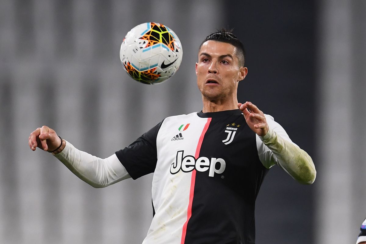 Dünyaca ünlü futbolcu Ronaldo karantinaya alındı