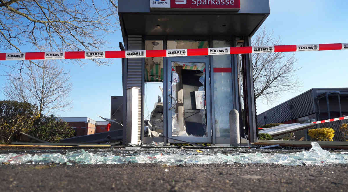 NRW eyaletinde 4 ATM havaya uçurularak soyuldu