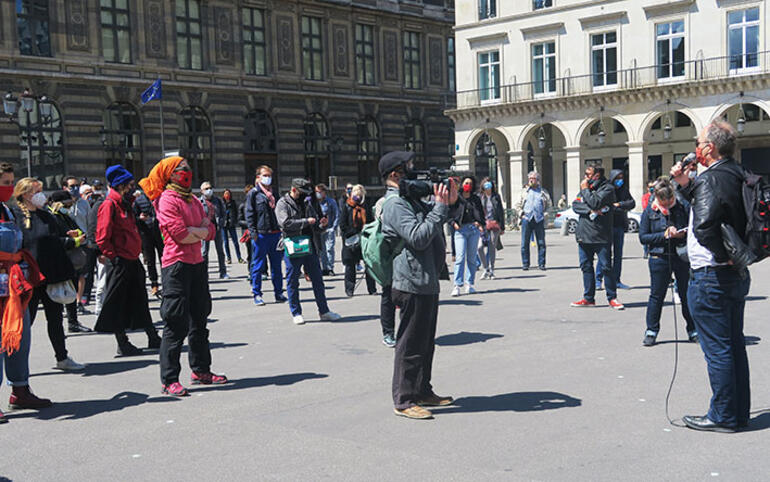 Paris’te kültür ve sanat çalışanlarından protesto