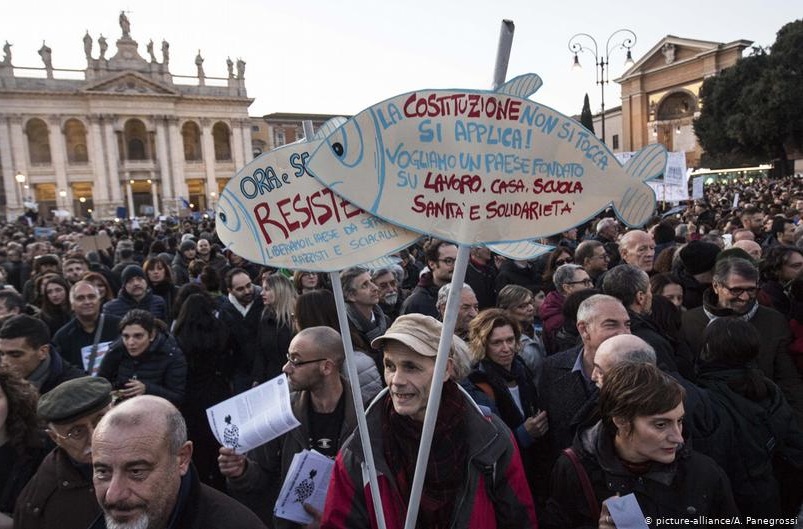 İtalya'da koronavirüs protestosu: Kapitalizmin kölesi haline getiriliyoruz