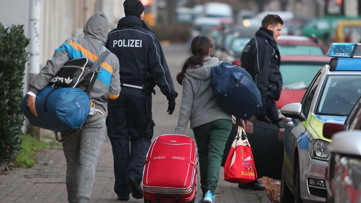 Seehofer: 'Ağır suç işleyenler ülkemizi terk etmeli’