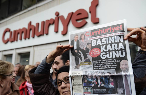 Cumhuriyet Gazetesi'nde 8 gazeteci işten çıkarıldı