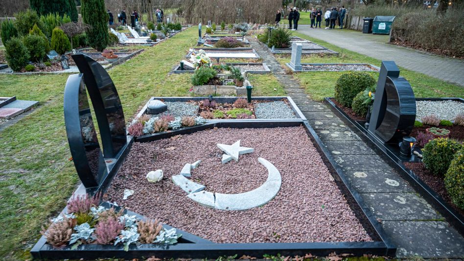 Almanya: Iserlohn Müslüman mezarlığı tahrip edildi