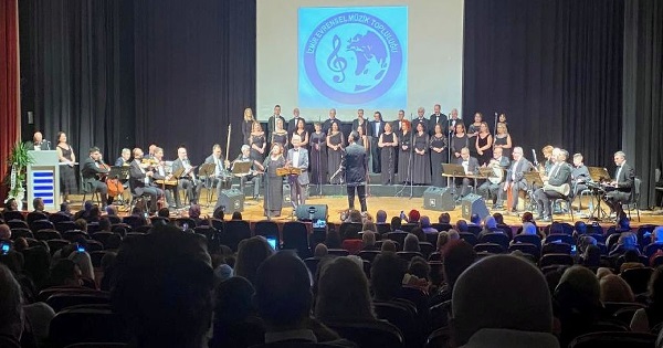 İzmir: Amatör Korodan Profesyonel Konser
