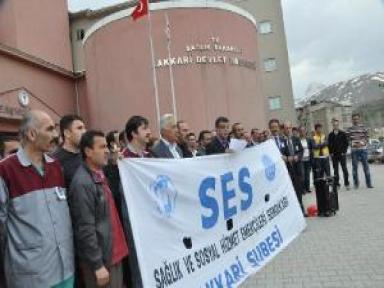 Hakkari Ve Bitlis'te Sağlıkçıların Protestosu