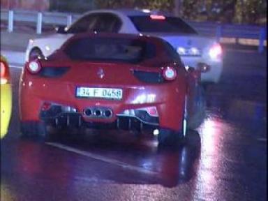 (özel) -  Ferrari'nin Mucize Gibi Kazası:  Ölü De Yok Yaralı Da