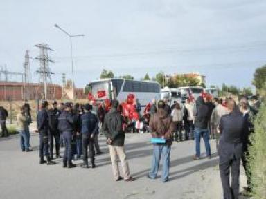 Ankara'ya Gidenleri Polis Önce Durdurdu, Sonra Bıraktı