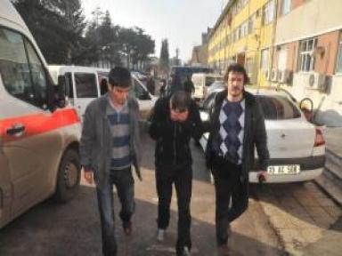 Girdikleri Evden 21 Bin Lira Değerinde Altın Çalan 3 Kişi Tutuklandı