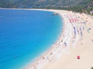 Fethiye'de Sıcaklık 35 Dereyi Buldu Plajlar Şenlendi