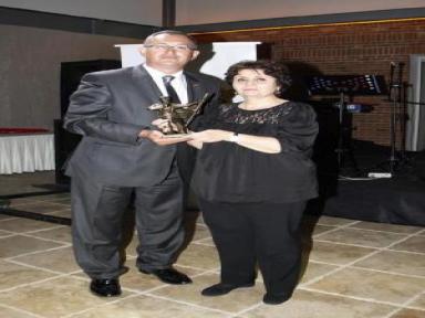 Ayşenur Aslan’a Hasan Tahsin Onur Ödülü