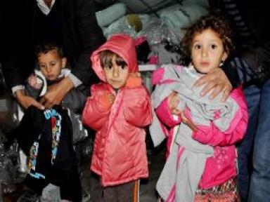 Suriyeli Sığınmacılara Kışlık Kıyafet Dağıtımı