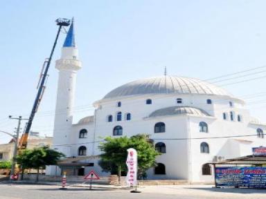 Fethiye'de Depremde Hasar Gören Minare Yıkıldı