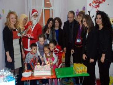 Hastanede Çocuklara Yılbaşı Kutlaması