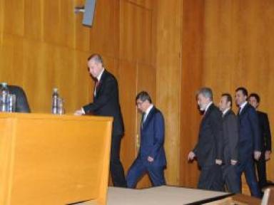 Dışişleri Bakanı Ahmet Davutoğlu’nun Zor Anları