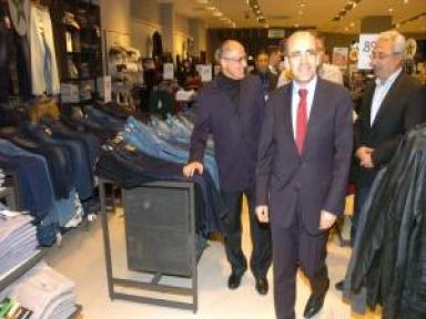 Mağazayı Gezen Maliye Bakanı Mehmet Şimşek Ürün Fiyatlarını İnceledi