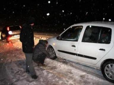 Zonguldak- İstanbul Yolunda Kar Ulaşımı Aksattı