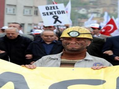 Zonguldak'ta 1 Mayıs Kutlamasında 5 Bin Kişi Yürüdü