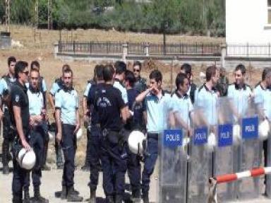 Karlıova'da Belediye Başkan Vekilinin De Aralarında Bulunduğu 9 Bdp'li Tutuklandı